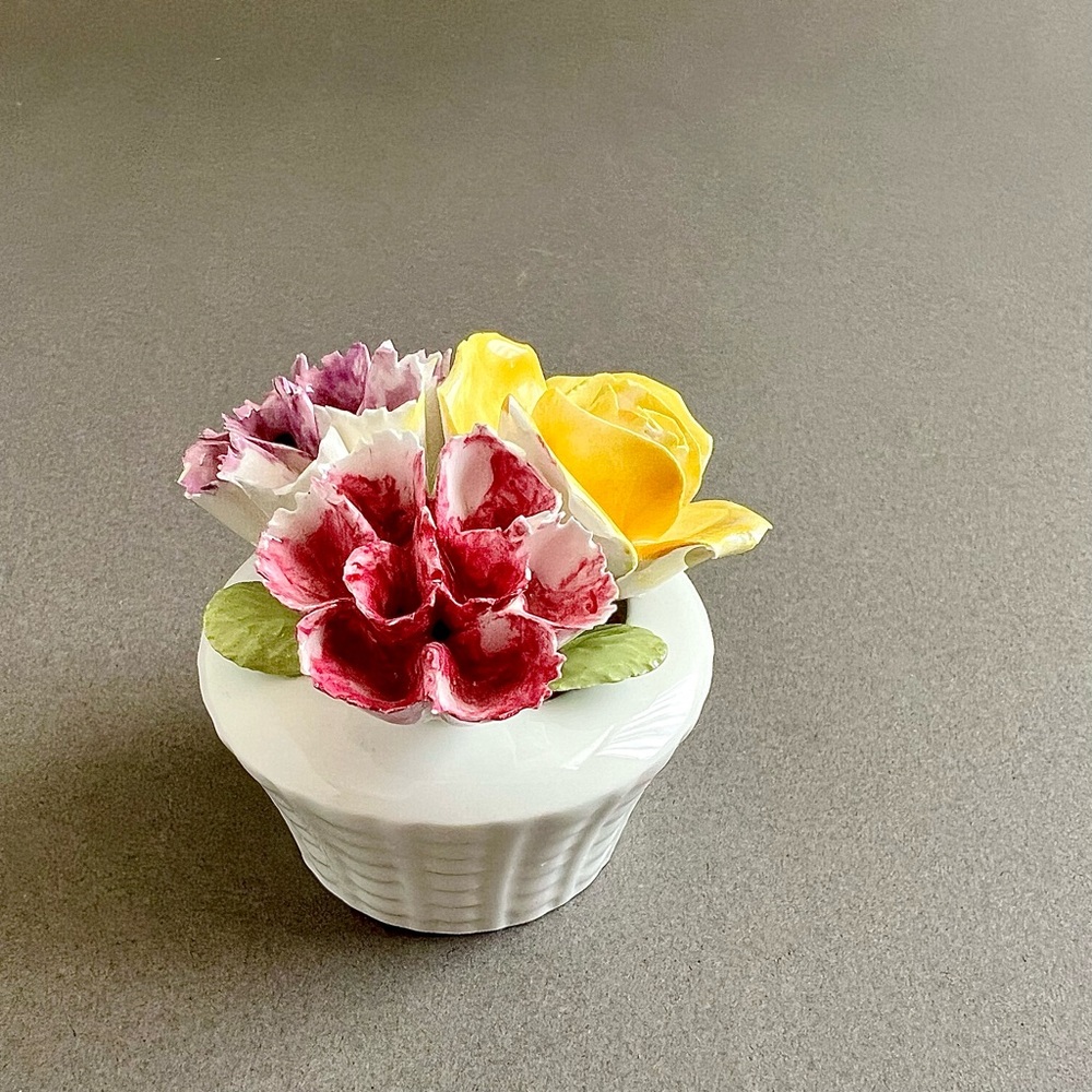 Vintage Sandford Handcrafted Fine Bone China Miniature Rose Floral Bouquet - Picture 4 of 9